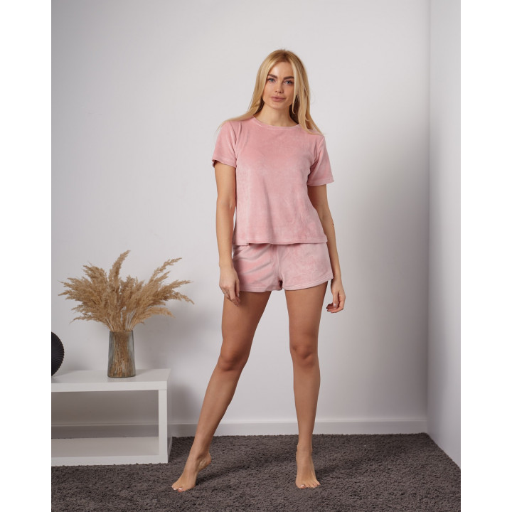 Домашній жіночий велюровий костюм: футболка і шорти