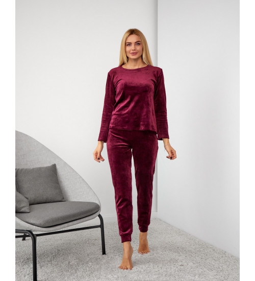 Домашній жіночий велюровий костюм