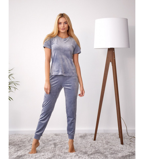 Домашній жіночий велюровий костюм: штани і футболка