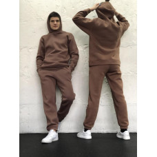 Будь в тренді із сучасним спортивним костюмом 2021